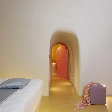 Caldera Edge Hotel Fira (Santorini)