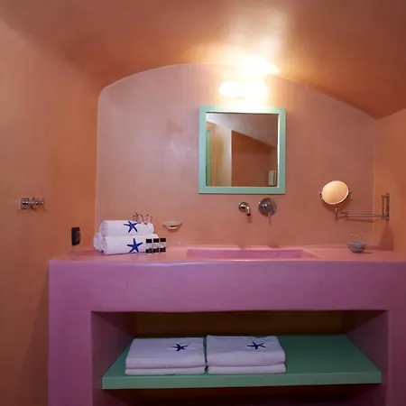 Caldera Edge Hotel 4*