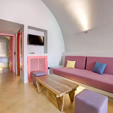 Caldera Edge Hotel
